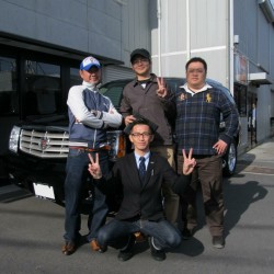 地元所沢市にお住まいのK様に2005y キャデラック エスカレード をご納車させて頂きました。