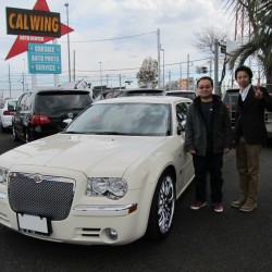 東京都東大和市にお住まいのT様にクライスラー 300C 新車並行 ワンオーナー物をご納車させて頂きました。