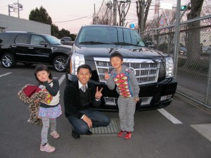 東京都西東京市にお住まいのK社長に 新車 キャデラック エスカレード プラチナム をご納車させて頂きました。