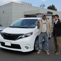神奈川県横浜市にお住まいのY社長に 新車2012y USトヨタ SE カスタム車両をご納車させて頂きました。