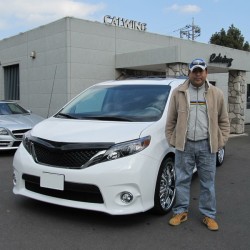 神奈川県横浜市にお住まいのY社長に 新車2012y USトヨタ SE カスタム車両をご納車させて頂きました。