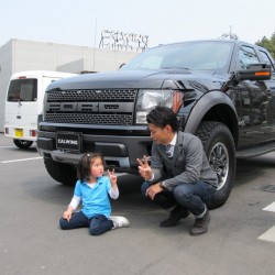 東京都東大和市にお住まいのK社長に新車 フォード F-150 ラプター をご納車させて頂きました。