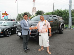 神奈川県川崎市にお住まいのN様に 新車 2012y フォード F-150 SVTラプター をご納車させて頂きました。