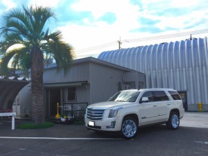 埼玉県のF社長に 新車 キャデラック エスカレードプラチナム 8速ATモデルをご納車させていただきました。