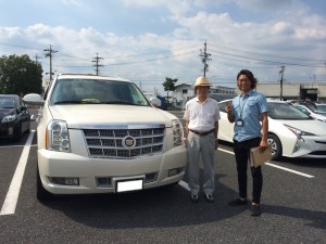 愛知県のI会長様へキャデラック エスカレードプラチナムをご納車させて頂きました。