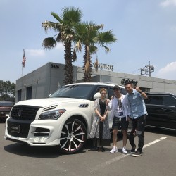 東京都のＳ様に　INFINITI　QX80　LARTE DESIGN　をご納車させていただきました。