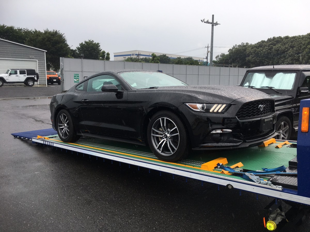 鹿児島県のh様に新車 フォード マスタング プレミアム 2 0エコブーストをご納車させていただきました Calwing キャルウイング