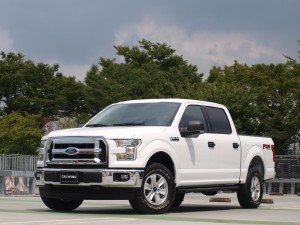 新車　2017ｙ　フォードF150　XLT　1台限定価格599万円にて