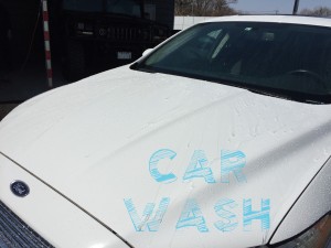 撥水洗車　手洗い泡洗車　お任せください！