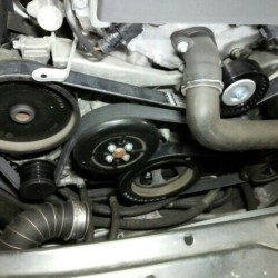 レンジローバー＆ベンツ　ＣＬＫ　エンジンのベルト交換　修理