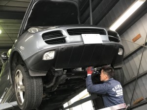 こんにちは、サービス課メカニックの吉田です。今回は、この1週間で珍しく多種多様な作業を行いましたので紹介します。 まずは、デュランゴからです。エンジンの警告灯が点灯する症状でエンジンの油圧系統のセンサーが不調で […]
