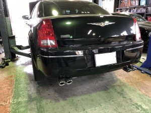 クライスラー 300C ヘッドライト交換 修理 点検　整備