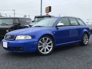 アウディ　ＲＳ４　ヘッドライト　カットライン変更　車検　点検