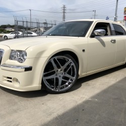 クライスラー　３００Ｃ　メルセデス・ベンツ　ＧＬ６３　ＵＳトヨタ　プリウス　　カスタム　エアサス　ＥＧＲ　修理　点検