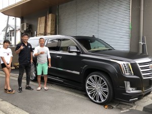 神奈川県のS社長に　新車キャデラック　エスカレードESV プラチナム　NEXT NATIONコンプリートをご納車させていただきました！