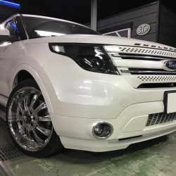 FORD EXPLORER　ヘッドライト　交換　カスタム　フォード　エクスプローラー　ディーラー