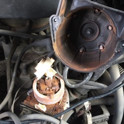 GM　シボレー　アストロ　エンジン　始動不良　点火系　修理