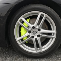 ポルシェ　パナメーラ　キャリパー塗装　カスタムペイント 蛍光イエローグリーン　パナメーラハイブリット仕様