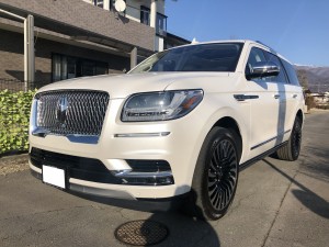 長野県のM社長様に 新車 リンカンーンナビゲーター ブラックレーベル日本1号車をご納車させていただきました。