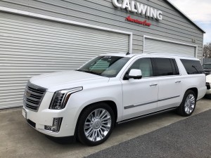 静岡県のM様に新車 キャデラック エスカレードESV プラチナムをご納車させていただきました。
