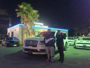 千葉県T社長様に新車 リンカーン ナビゲーターをご納車させて頂きました。