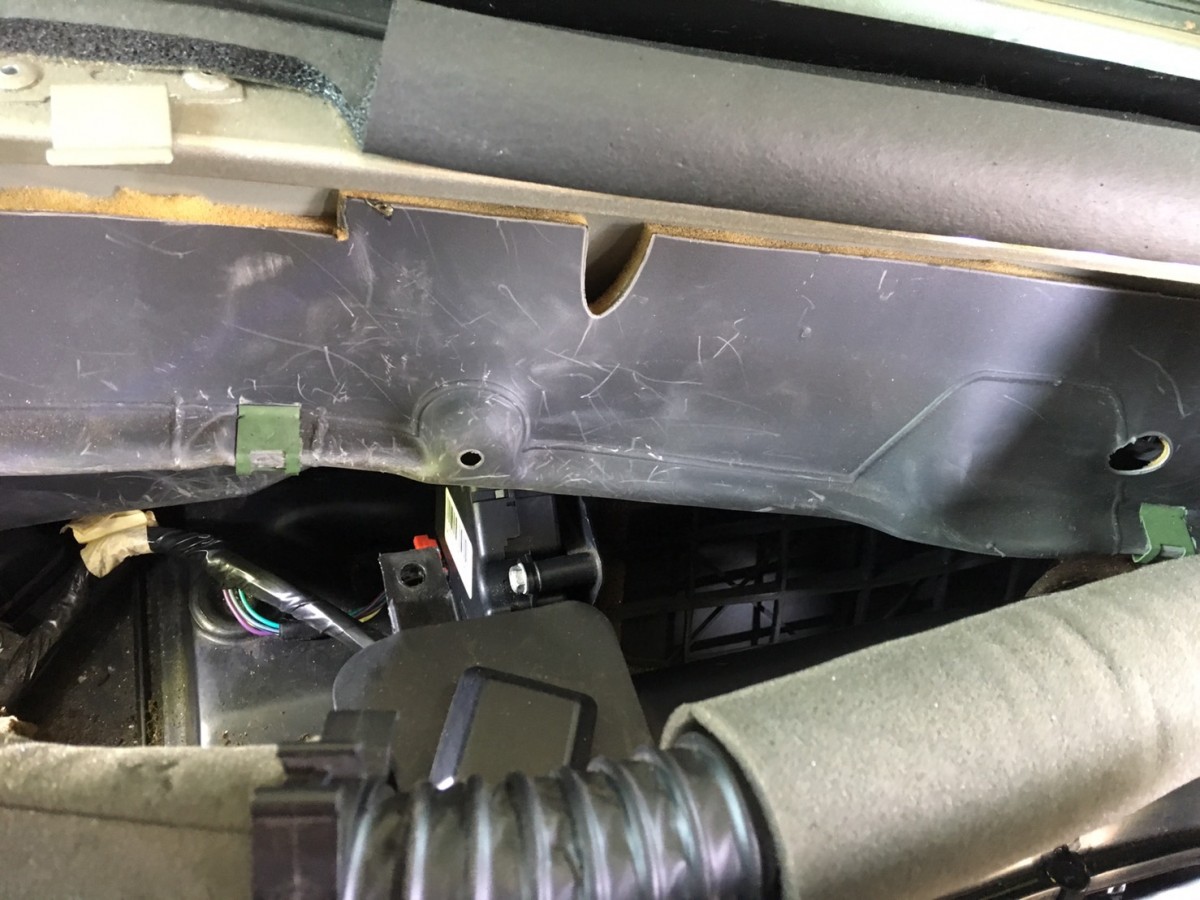 ハマー H2 室内異音 タンタン音 助手席側 修理 | 輸入車専門店