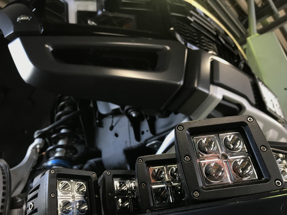 フォード　F－１５０　ラプター　ワークライト　ＬＥＤ　トノカバー　ホイール　ドラレコ　グリルペイント　車検　カスタム