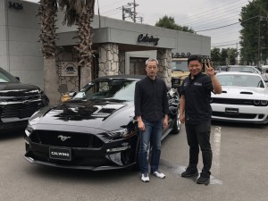 神奈川県のW様に新車 フォード マスタングGT プレミアム コンバーチブルをご納車させていただきました。