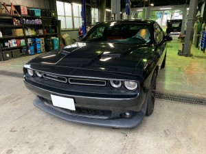 チャレンジャーのABS、トラクションのチェックランプ点灯の故障診断修理をご紹介します。  まず、クライスラー純正テスターを使用し、故障コードの確認を行ないます。ABSモジュールの中に、右ホイールスピー […]