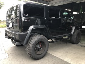 最近多く頂く、ハマーH2のアウターハンドルを交換しました。  ボルト固定部が破損しておりアウターハンドルが取れてしまっていた為交換になりました。  早速内貼りをバリッと取り外し、ア […]