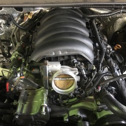キャデラック　エスカレード　エンジン不調　修理　インジェクター　交換