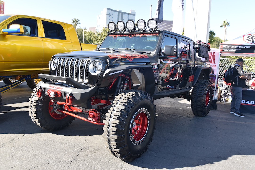 sema2019-40