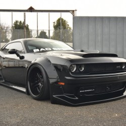 ダッジ DODGE チャレンジャー CHALLENGER ヘルキャット HELLCAT   BAD SPEED LA バッドスピードエルエー  可変バルブ ローダウン  ワイド カスタム