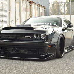 ダッジ DODGE チャレンジャー CHALLENGER ヘルキャット HELLCAT   BAD SPEED LA バッドスピードエルエー  可変バルブ ローダウン  ワイド カスタム