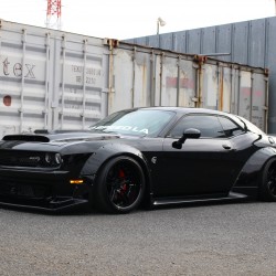 ダッジ DODGE チャレンジャー CHALLENGER ヘルキャット HELLCAT   BAD SPEED LA バッドスピードエルエー  可変バルブ ローダウン  ワイド カスタム