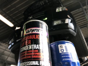  2013年エスカレードESV。エンジンオイル交換です。ESVは全長5m70cmのフルSUV。総重量は3トンを超えています。  リフトって力持ち!!重量級の車輌ばかりのキャルウィングです。朝 […]
