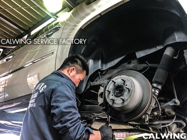 キャデラック　エスカレード　ＥＳＶ　プラチナム　車検整備　ライニング調整　ハブ交換　ショックアブソーバ交換