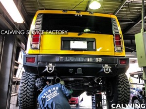  車検でご入庫したハマーH2。一年に一回は点検でご用命頂いております。今回は前回から経過観察中のエアサス、エアバッグの状態が悪く、交換となりました。  その他は状態良好!!エンジンオイル・ブ […]