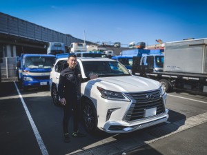 静岡県のT様にレクサス　LX570をご納車させていただきました！