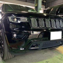 ジープ　グランドチェロキー　カスタム　グリル交換　ハニカムグリル　ＪＥＥＰ