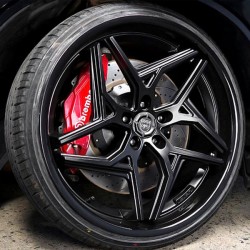 カリフォルニアの人気ラグジュアリーホイールブランドLEXANI WHEELS