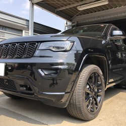 ジープ　グランドチェロキー　カスタム　グリル交換　ハニカムグリル　ＪＥＥＰ