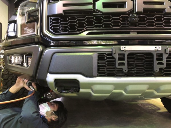 フォード Ｆ１５０ ラプター カスタム ３連ＬＥＤ マフラー トノカバー