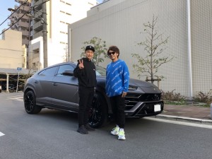 大阪府のＫ社長にランボルギーニ　ウルス　ラッピングカスタムをご納車させて頂きました！