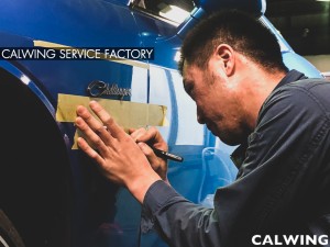  ’09ダッジチャレンジャー 車検です。ブルーメタリックがとても鮮やかな車輌です。今回はサイドマーカーの取付作業をご紹介!  車検に必要なサイドマーカー。みなさんご存知の通り、側面からでも判 […]