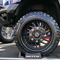 超ディープリムでアメリカのカスタムシーン大注目のホイールブランドといえば、TIS WHEELS