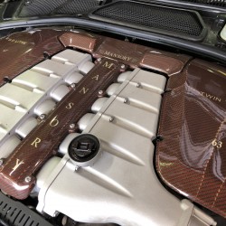 ベントレー　フライングスパー　１２か月点検　エンジンオイル交換　ＢＥＮＴＬＥＹ