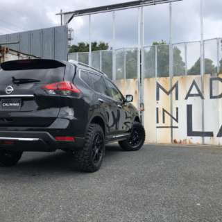 日産 ニッサン エクストレイル 左ハンドル  KMC ホイール  マッド タイヤ リフトアップ  カスタム