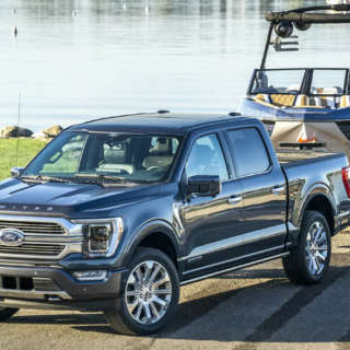 アメリカを代表する自動車。FORDの屋台骨を力強くタフに支えるF150!