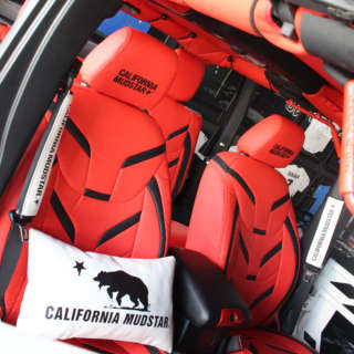 カリフォルニアマッドスターからシートベルト装着時の不快感を軽減するシートベルトパッドが新発売！